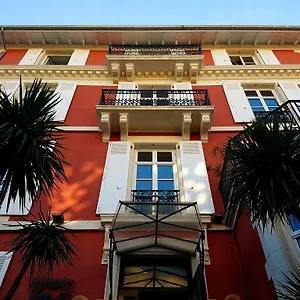 & Espace Bien-etre La Maison Du Lierre *** Biarritz